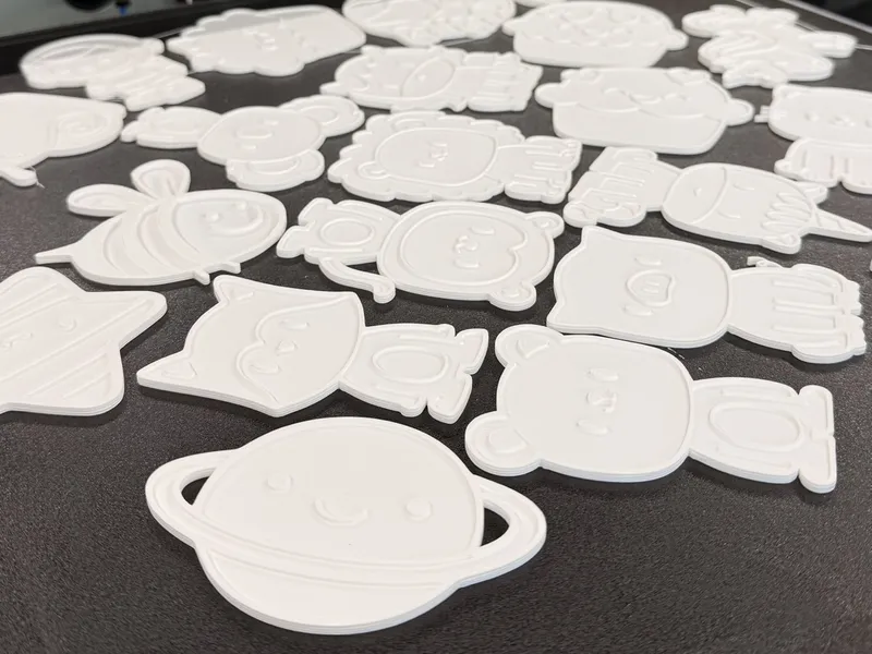Detaļu sērija uz 3D printera galda